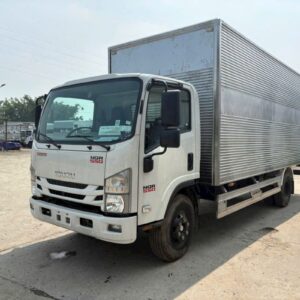 Xe tải ISUZU 5.5 tấn thùng kín 6m2- NQR550